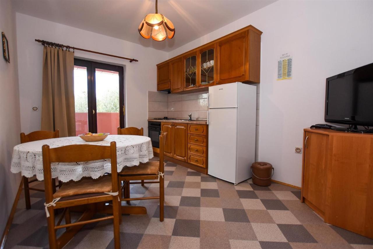 Apartments With A Parking Space Pag - 11358 Pag Town Exterior foto